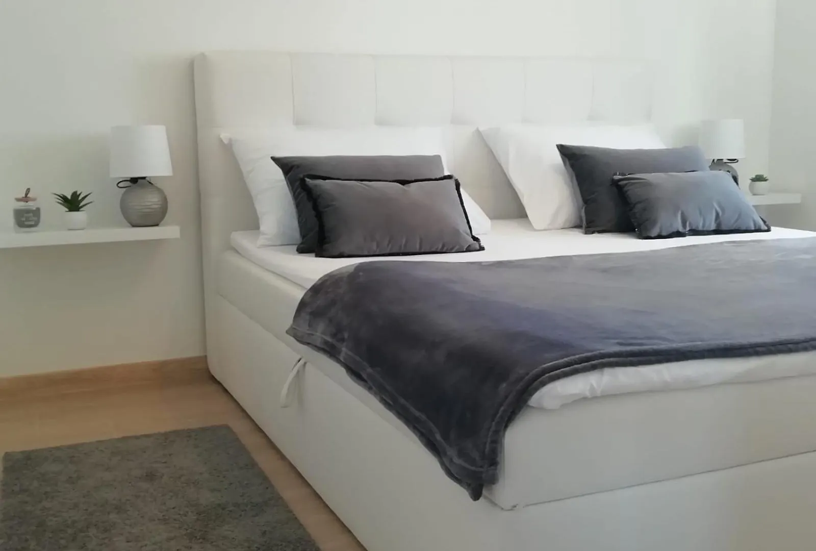 Apartments Maella Zadar