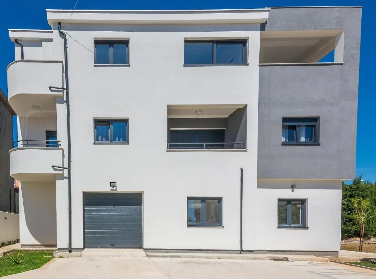 Apartments Maella Zadar